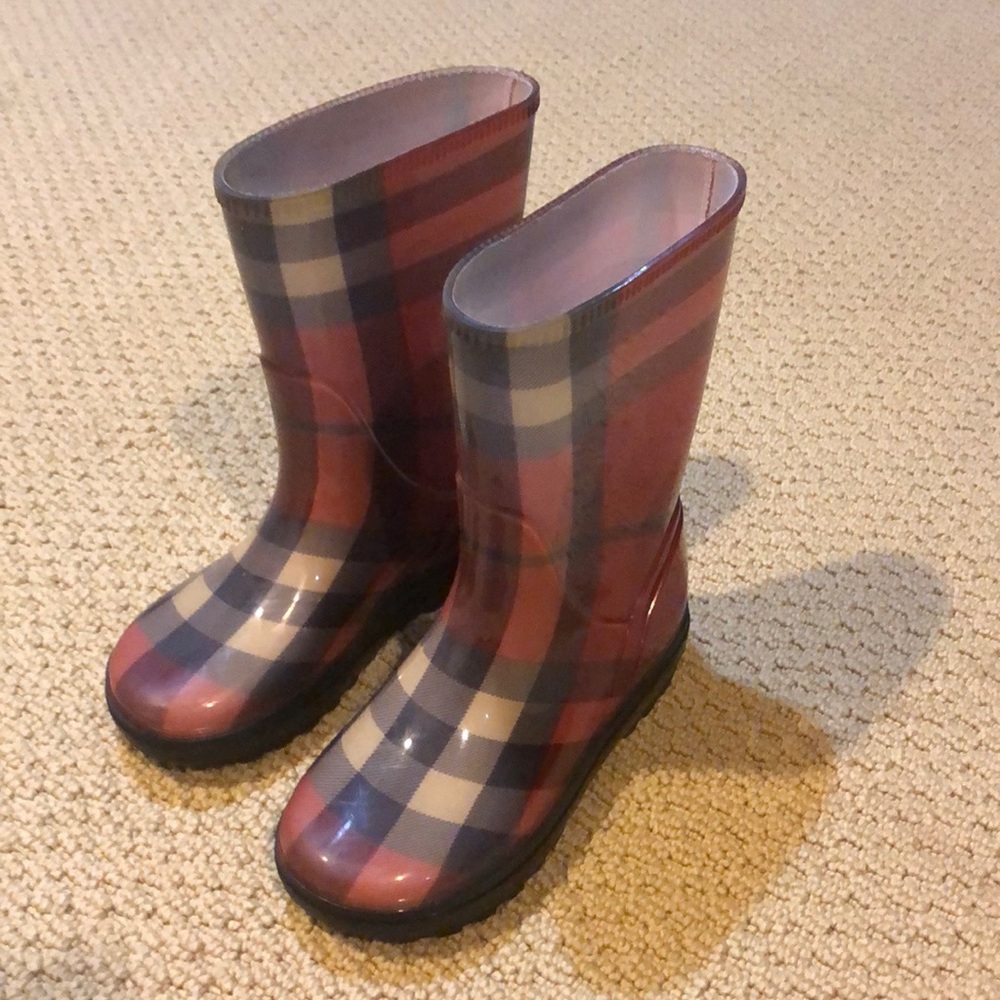 Burberry rain boots US 13, European 31-32 Run big